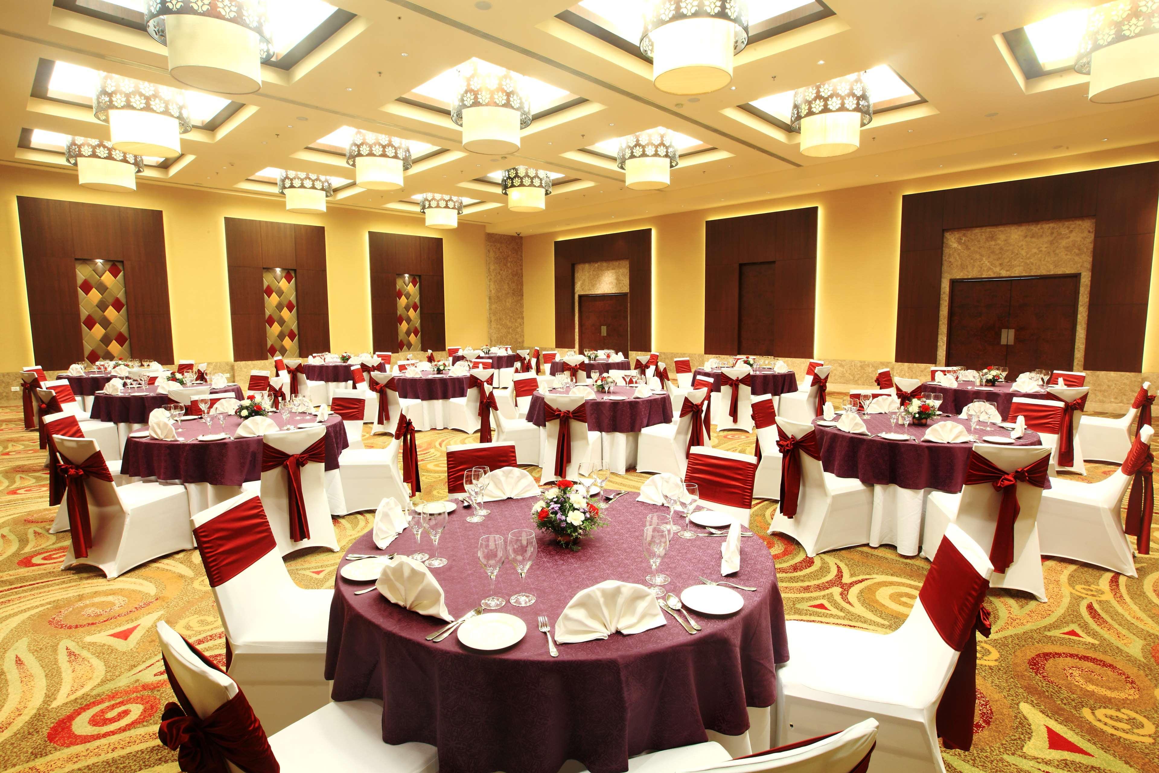 Radisson Blu Hotel Chennai City Centre Restaurant bilde